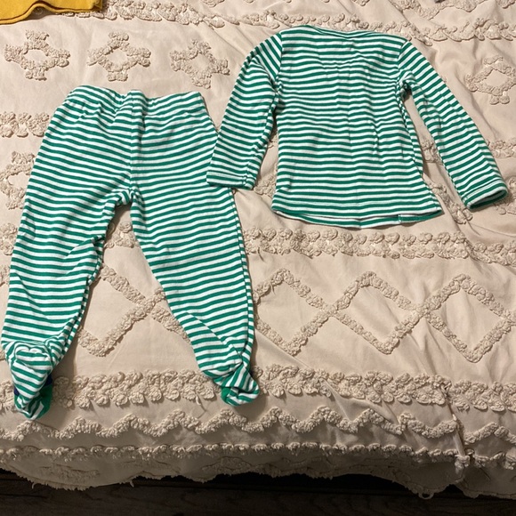Carters St.Patrick green and white striped outfit - Picture 5 of 5